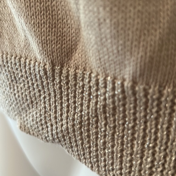 BCBGen crew top - Picture 4 of 10